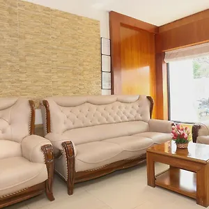 3* Hotel Super Townhouse Dona Castle